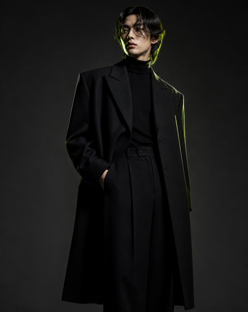 Minimal monochrome tailored coat look